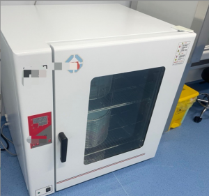 电热鼓风干燥箱